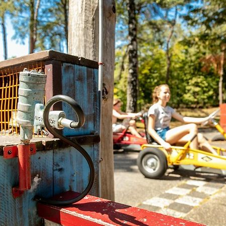 Safaritent vakantiepark de Bergen Wanroij Buitenkant foto
