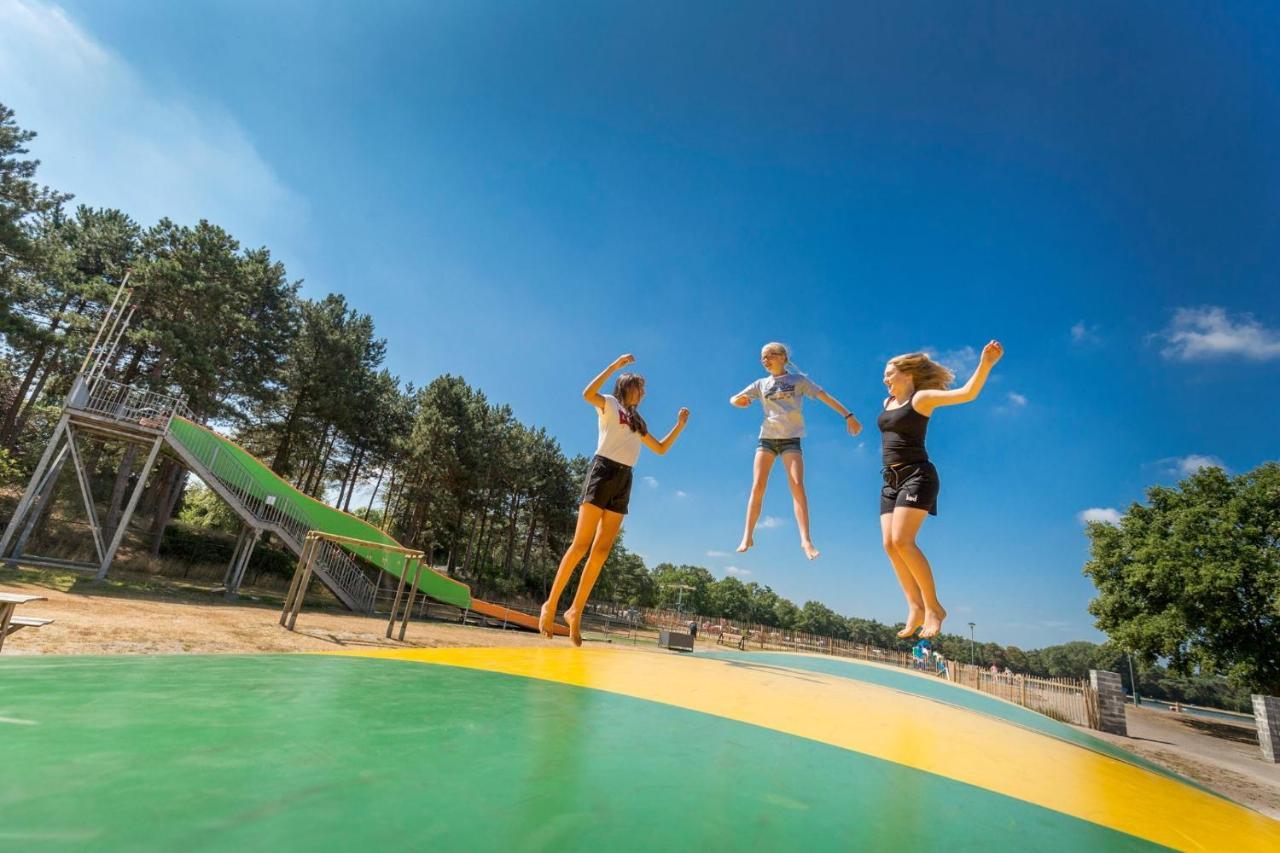 Safaritent vakantiepark de Bergen Wanroij Buitenkant foto